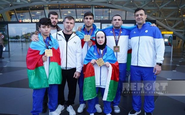 Avropa çempionatında 3 qızıl, 1 gümüş medal qazanan Azərbaycan karateçiləri Vətənə qayıdıblar