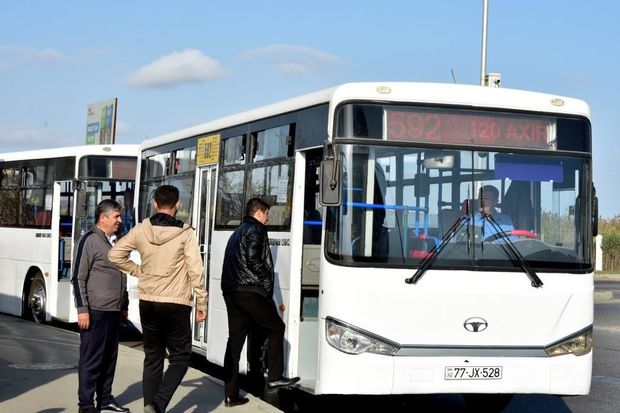 Abşeronda iki marşrut üzrə avtobuslarda gediş haqqı “BakıKart”a keçib - FOTO