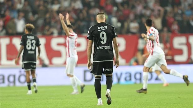 Beş qol vurulan oyunda “Beşiktaş” məğlub oldu