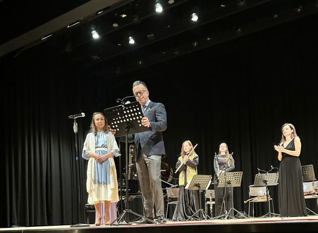 Sürixdə Azərbaycanın və Türkiyənin tarixi bayramları “Yeddi brilyant” konserti ilə qeyd edilib - FOTO