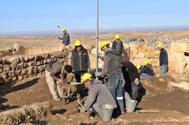 Türkiyədə 1800 illik cərrahiyyə alətləri tapılıb - FOTO 