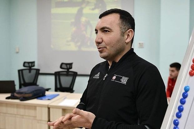 “Qarabağ”ın yeni baş məşqçisi: “Hansısa dəyişiklik etməyi düşünmürəm”