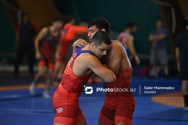 Güləş üzrə U-20 Azərbaycan çempionatında beş çəkidə mükafatçılar müəyyənləşib - FOTO