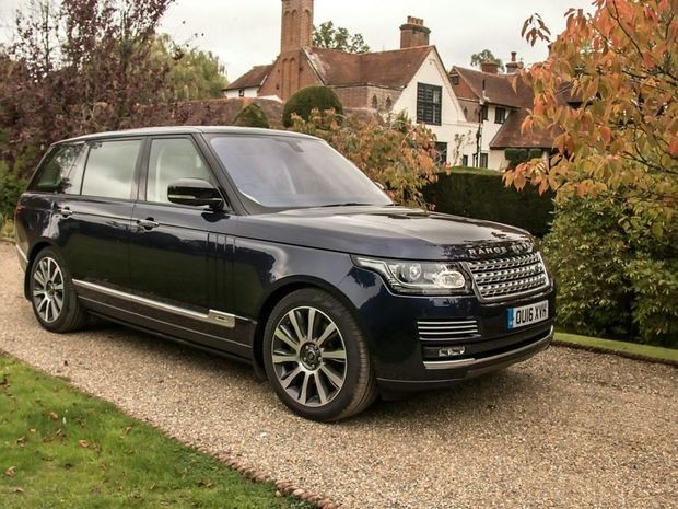 II Elizabetin “Range Rover”i hərraca çıxarıldı - FOTO