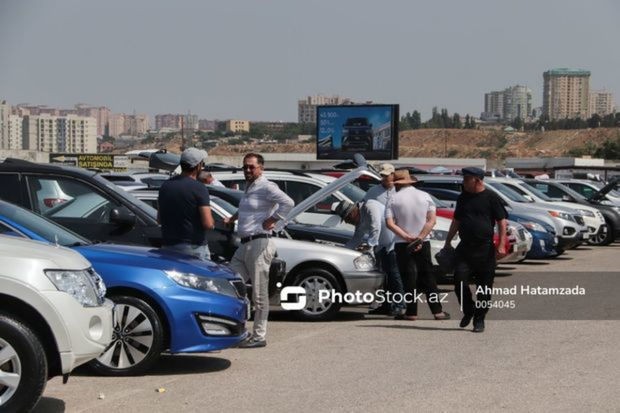 Bazara satışa çıxarılan avtomobillərin sayı kəskin artıb - VİDEO