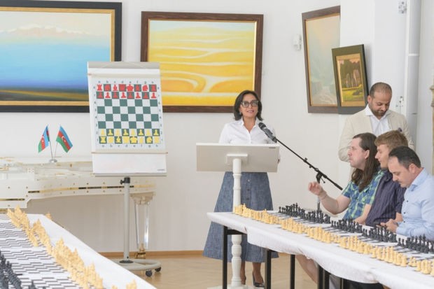 Azərbaycanın qadın şahmatçısı Vyanada sinxron turnirdə 30 şahmatçı ilə oynayıb - FOTO