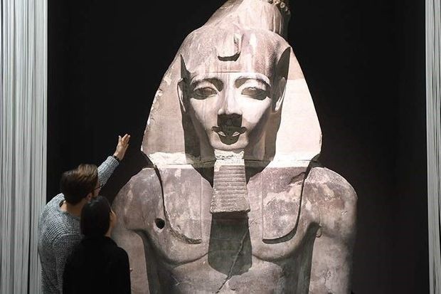II Ramzesin heykəlinin bir parçası İsveçrədən Misirə qaytarıldı - FOTO