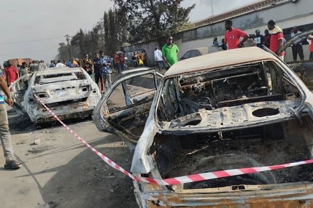 Nigeriyada tıxacda 300-dək avtomobil yandı - VİDEO