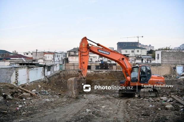 Xətai rayonunda evlər plana düşdü: Sakinlər etiraz edirlər - VİDEO