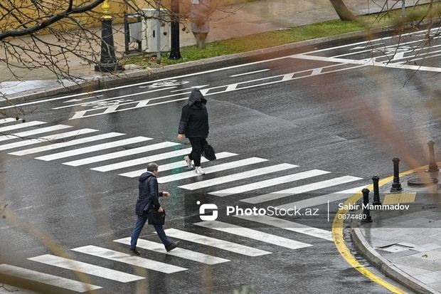 Xətai rayonunda gənc oğlanı avtomobil vurub