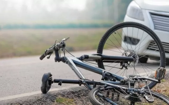 Astarada yük maşını velosipedçini vurdu