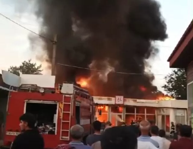 Azərbaycanda bazar yanır