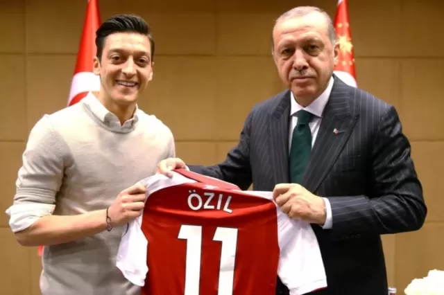 Ərdoğandan Mesut Özilin Türkiyədə futbol akademiyası yaratmasına reaksiya