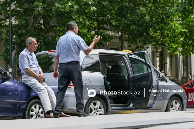 Taksi sürücüləri yeni qanundan yayınmağa çalışırlar: Göstərilən maşının yerinə başqası gəlir