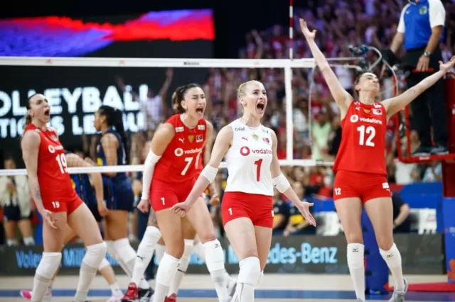 Türkiyənin qadınlardan ibarət voleybol komandası Paris-2024-ə qələbə ilə başlayıb