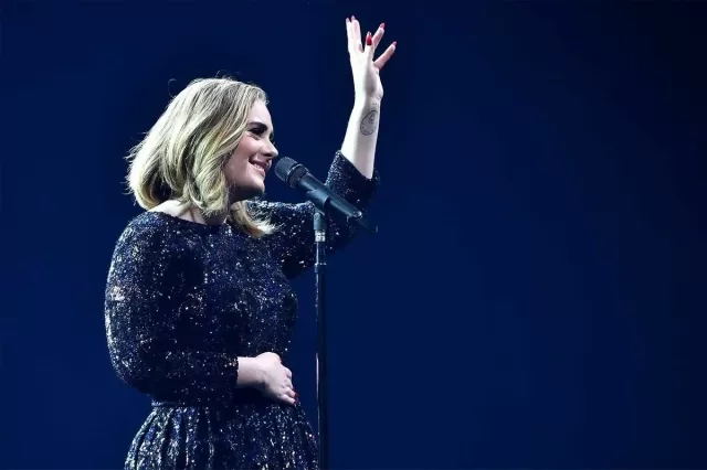 Adele Olimpiadaya görə konsertini yarımçıq kəsdi