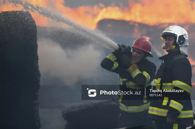 Bakıda yaşayış binasına yanğın baş verib