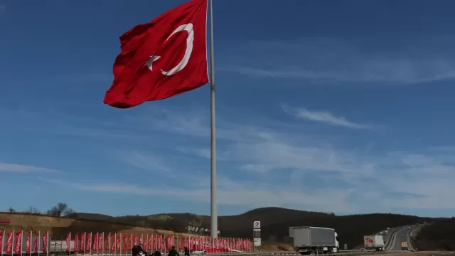 Ən böyük Türkiyə bayrağının dalğalandığı ərazi məhkəməlik oldu