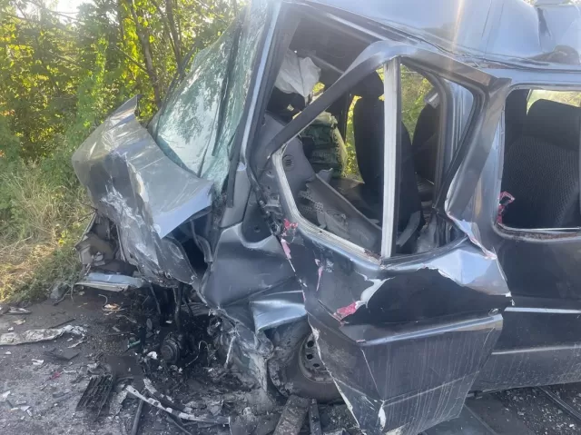 Qubada sərnişin avtobusu minik maşını ilə toqquşdu: Ölən və yaralananlar var