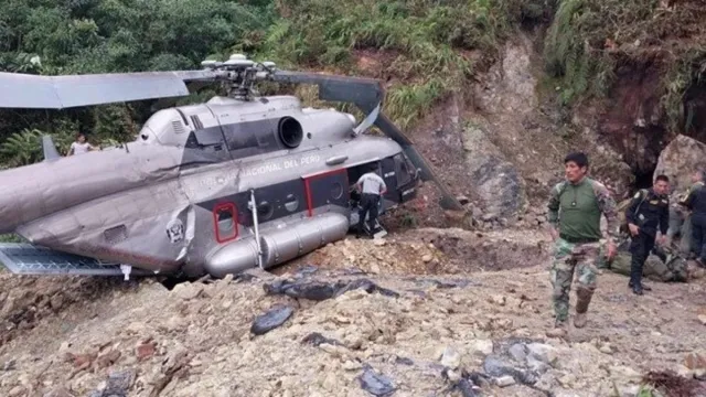 Peruda göyərtəsində 11 polisin olduğu helikopter sərt eniş edib