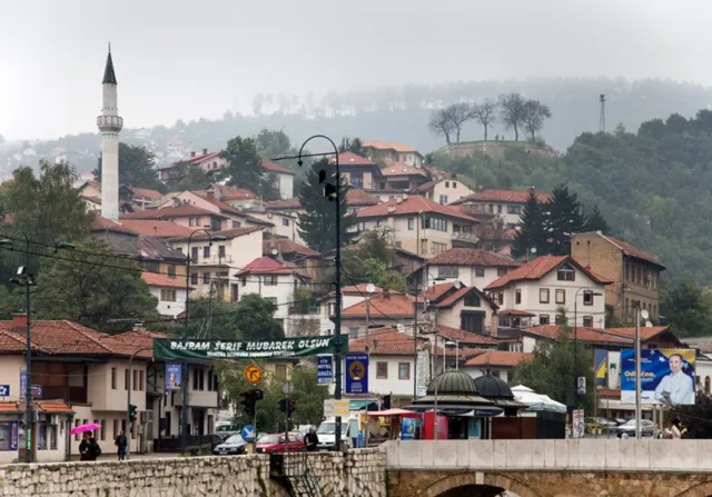 Əhalisinin çox hissəsini müsəlmanlar təşkil edən, Şərqlə Qərbin görüşdüyü Avropa şəhəri