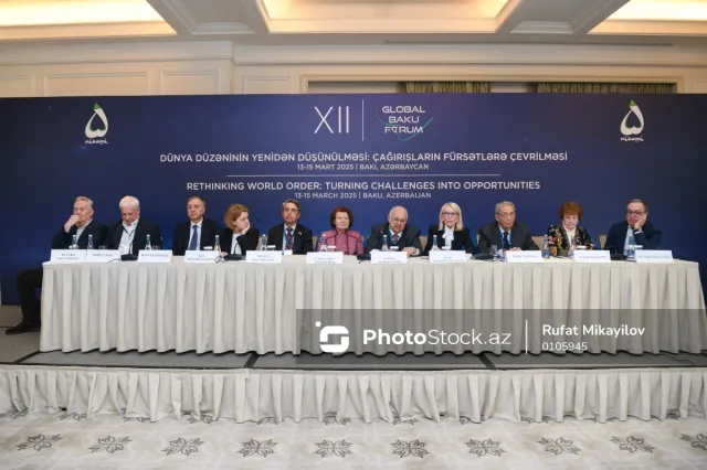 XII Qlobal Bakı Forumu işini panel iclaslarla davam etdirir