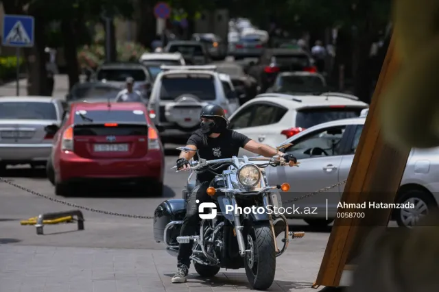 Bakıda motosikleti insanların üzərinə sürən şəxs HƏBS EDİLDİ