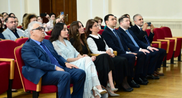 Leyla Əliyeva və Arzu Əliyeva Bakı Musiqi Akademiyasında gənclərin konsertində iştirak ediblər