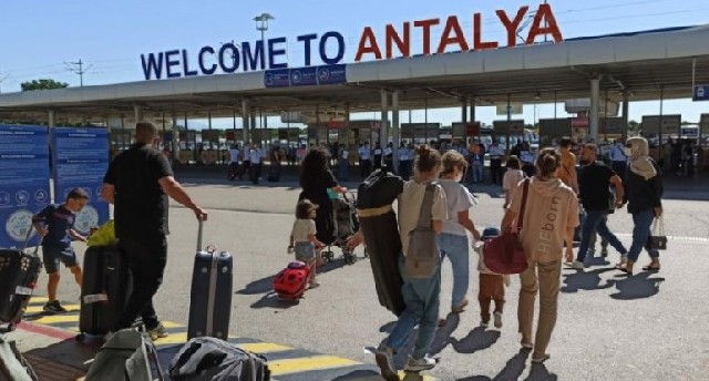 1500 rus Türkiyədə qalıb: xəbər gözləyirlər