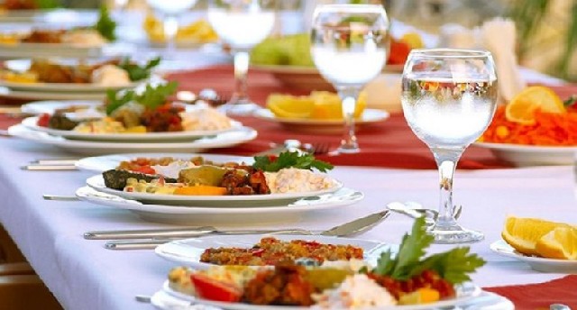 Restorandakı nahar onlara 100 min dollar qazandırdı