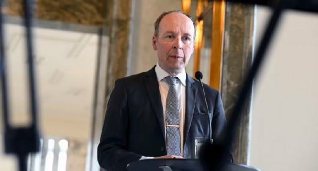 Finlandiya parlamentinin baş katibi dövlətə xəyanətdə şübhəli bilinir