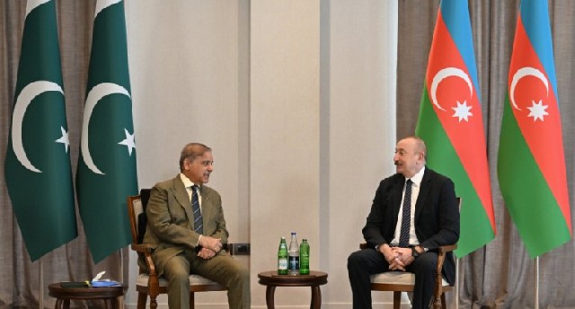 İlham Əliyevin Pakistanın Baş naziri ilə məhdud tərkibdə görüşü keçirilir