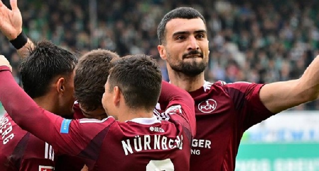 İkiqat İngiltərə çempionu Mahir Emrelini izləyir