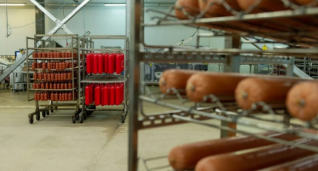 Rusiya istehsalçıları müsəlmanları aldadaraq onlara donuz ətindən kolbasa satırlar?
