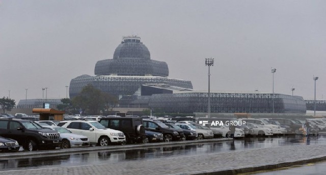 Azərbaycan vətəndaşları İrəvanda, Ermənistan vətəndaşları isə Bakıda aeroportda qalmalı olub