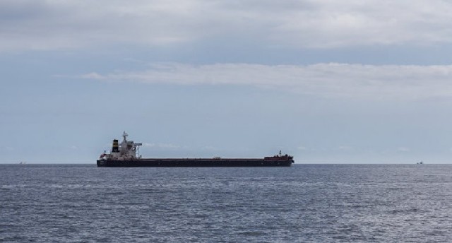 Hörmüzdə xaos: Tankerlər boğazı tərk edir