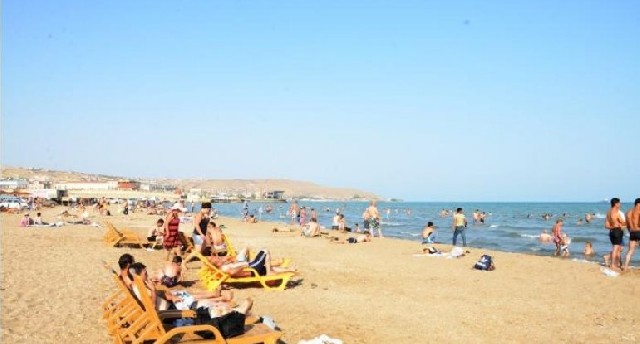 Çimərliklərdəki istirahət məkanlarında QİYMƏTLƏR