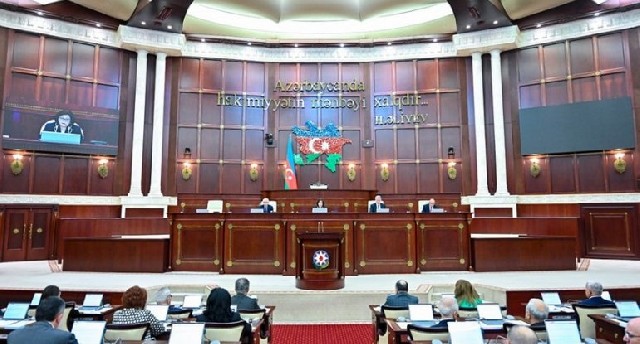 Milli Məclis: Anti-Azərbaycan kampaniyası 600-ə yaxın hesabdan aparılır