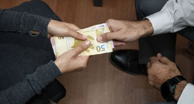 Pensiya düzəltmək istədi dələduzluğun qurbanı oldu