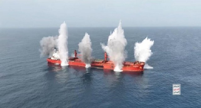 Yunanıstan gəmisini kim batırıb?