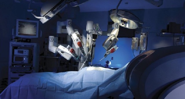 Cərrahi robot insan müdaxiləsi olmadan öd kisəsinin çıxarılmasını uğurla həyata keçirdi