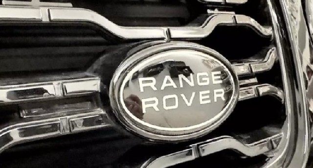 Ranger Rover 55 ildən sonra loqosunu yenilədi