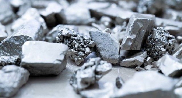 Platinin qiyməti 11 ildən sonra ilk dəfə 1 500 dolları keçib