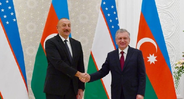 İlham Əliyev Şavkat Mirziyoyevi ad günü münasibətilə təbrik edib