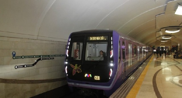 Bakı metrosunda qatarların hərəkət vaxtı uzadılacaq - FOTO
