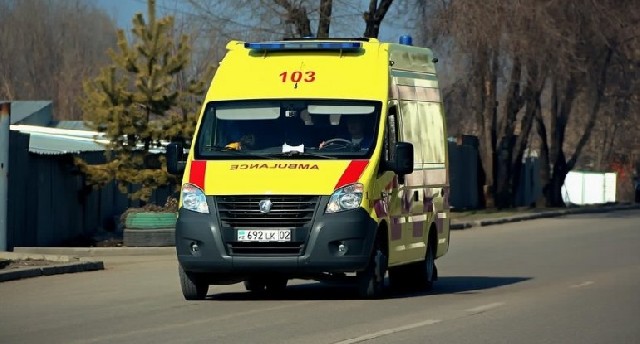 Qazaxıstanda sürücü dəhşət saçdı: avtomobili uşaqların üzərinə sürdü