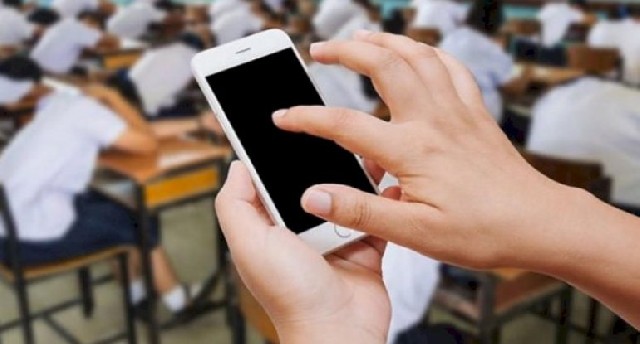 Cənubi Koreyada məktəblilərə mobil telefondan istifadə qadağan edilib