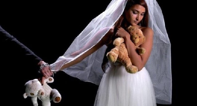 17 yaşlı qıza toy edənlər cərimələndi - YENİLƏNİB