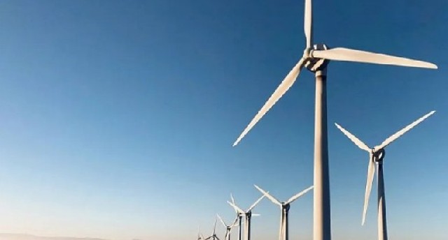 Avropada nə qədər külək elektrik stansiyası var və lider hansı ölkədir?