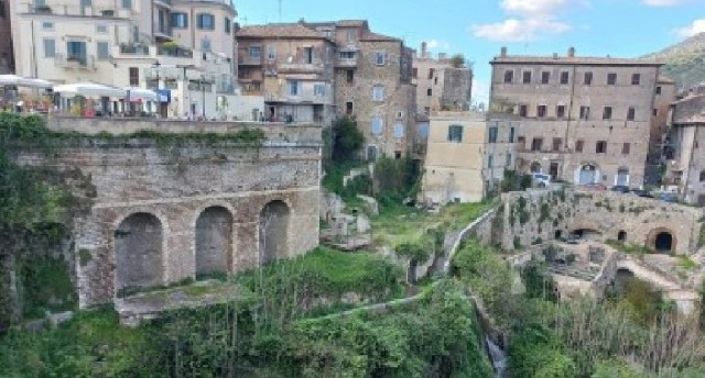 Tarix və təbiətin vəhdəti: Roma papalarının sevdiyi yay iqamətgahı
